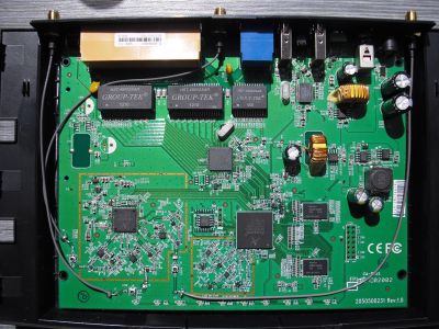 TP-Link TL-WDR4300 v1.1 PCB top side