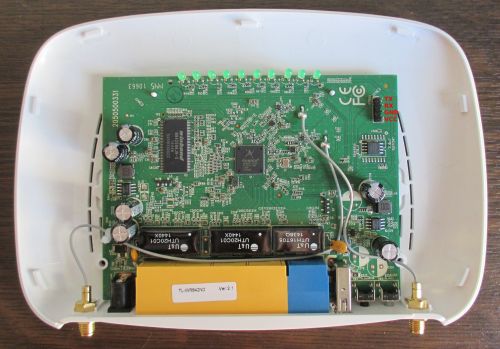TP-Link TL-WR842N Serial Connector